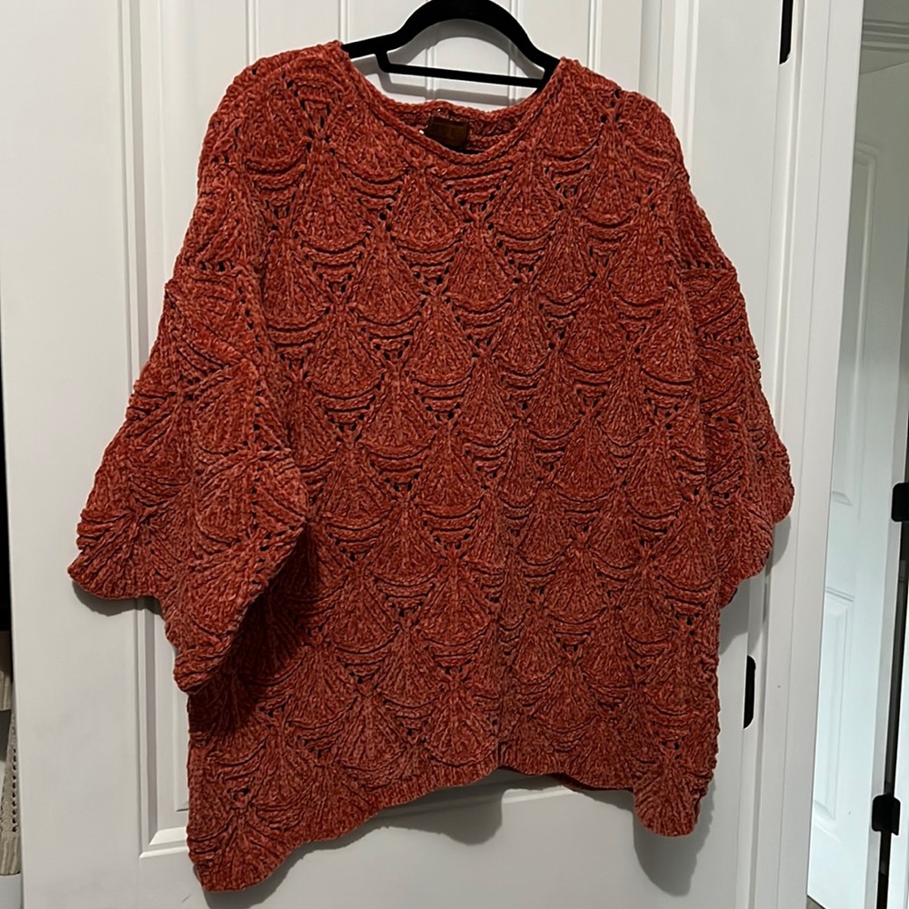 Woman beautiful thicker terracotta color sweater. Bell sleeves. Size L/XL. NWOT